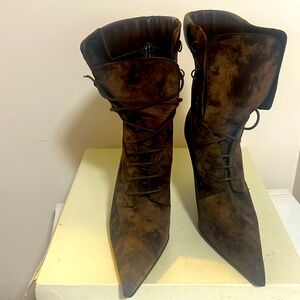 Women’s David Aaron Brown suede laced-up boots size 9